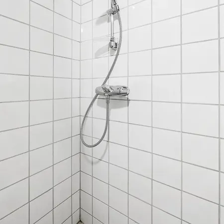 Apartment 2 - 5 Min To Station *