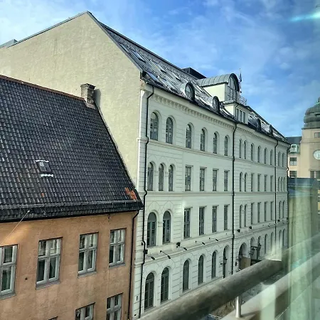 2 - 5 Min To Station Apartman