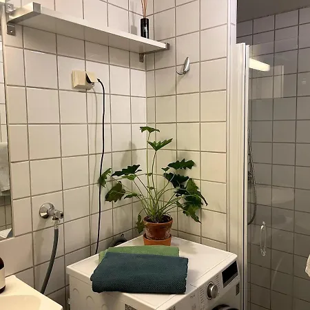 2 - 5 Min To Station Apartment